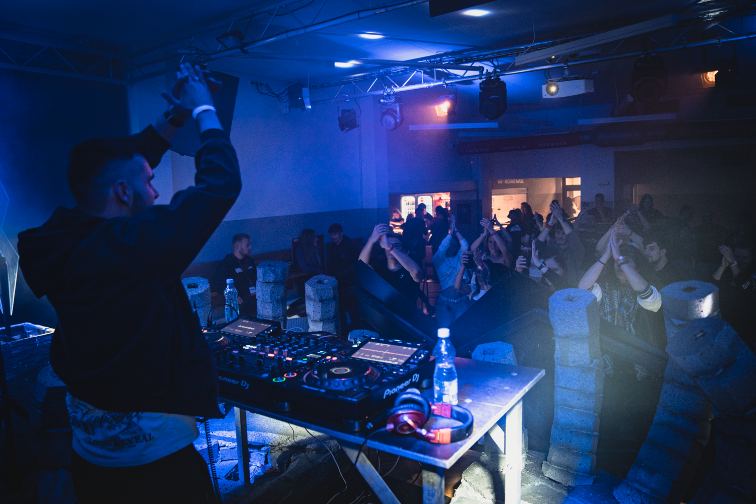 MAD-HALL 360