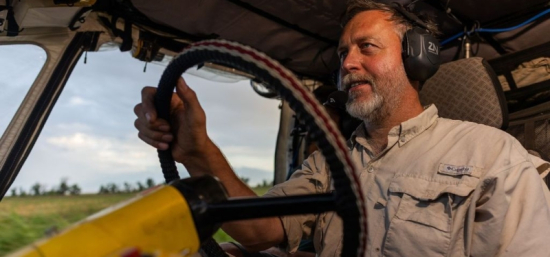 Žlutá žába pluje do Mongolska